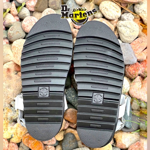 Dr. Martens Avry Sandals NEW NWOT - Picture 9 of 12
